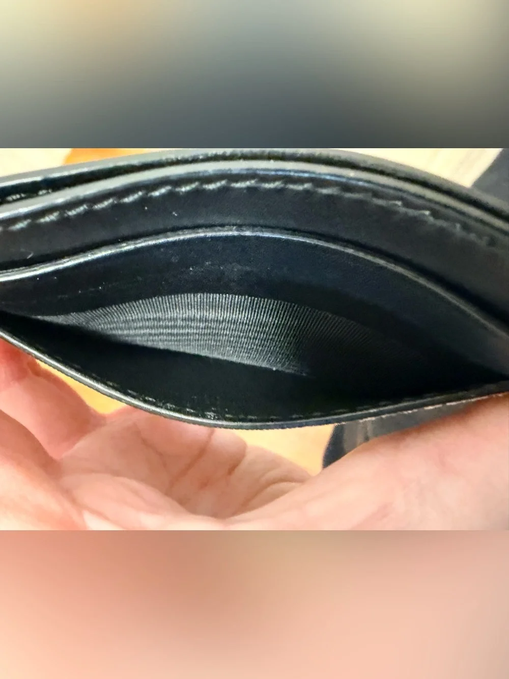 *Rare* Authentic Gucci - Snake Card Holder